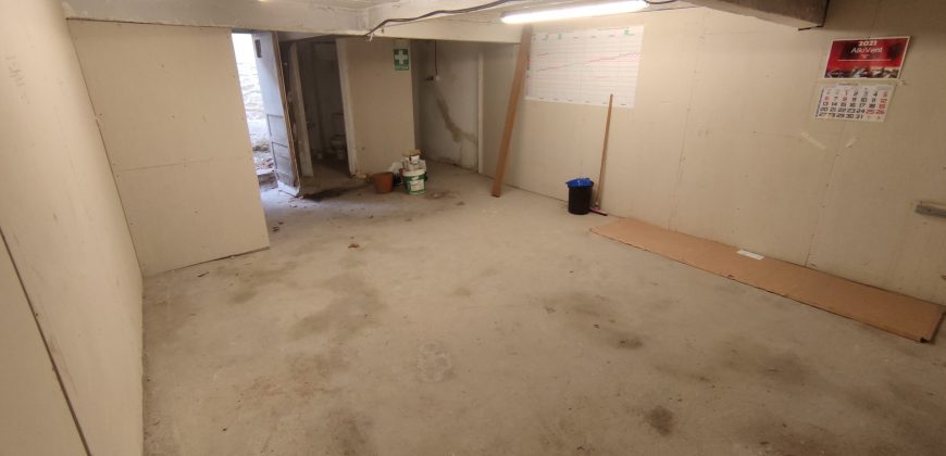 Local comercial en Manuel Iradier