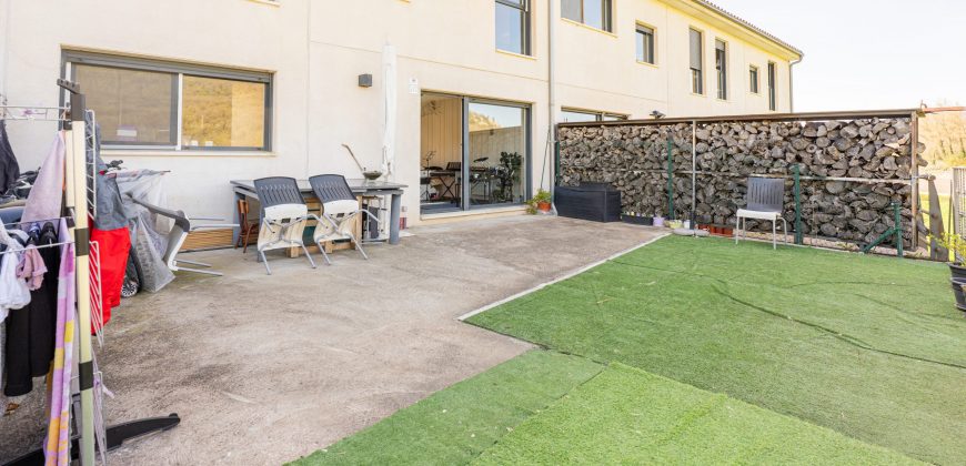 Chalet adosado en venta en Calle del Tren Vasco-Navarro