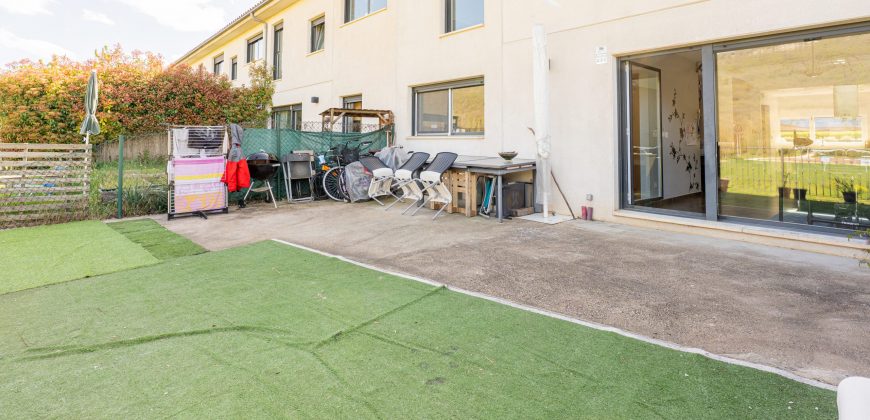 Chalet adosado en venta en Calle del Tren Vasco-Navarro
