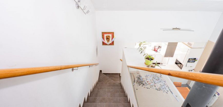 Chalet adosado en venta en Calle del Tren Vasco-Navarro