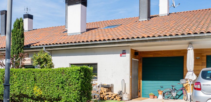 Chalet adosado en venta en Calle del Tren Vasco-Navarro