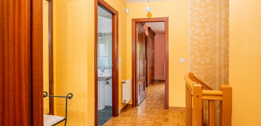 Chalet adosado en venta en Nanclares de Oca